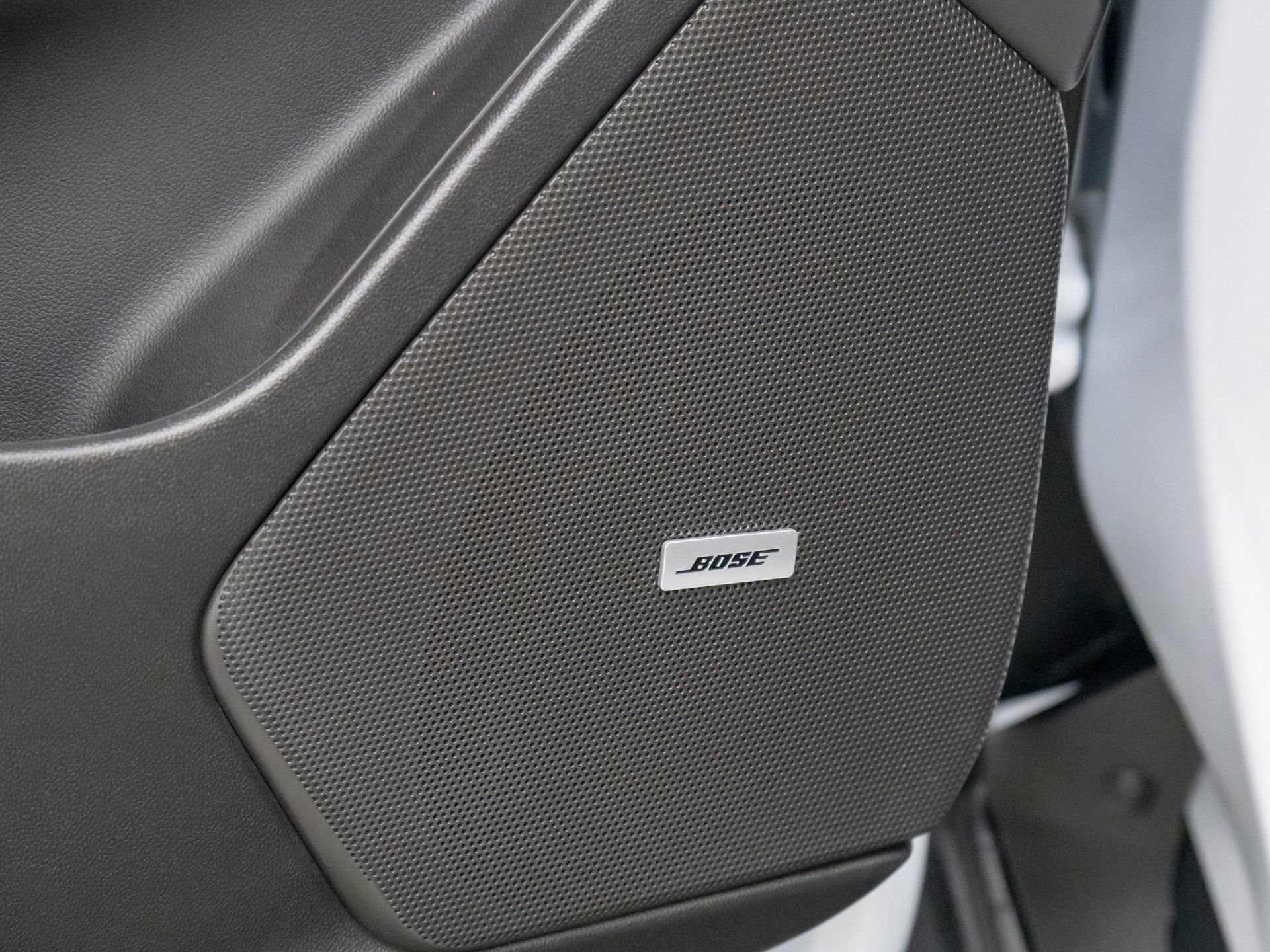 New 2025 Cadillac XT6 Luxury image 16