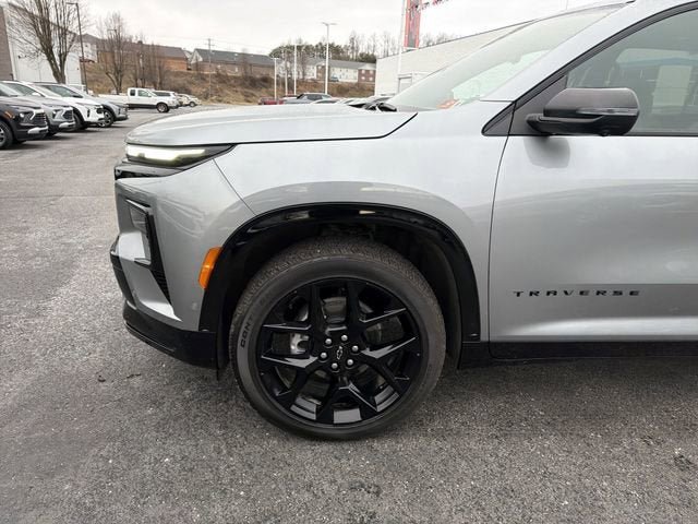 New 2026 Chevrolet Traverse RS w/ LPO, Floor Liner Package image 8