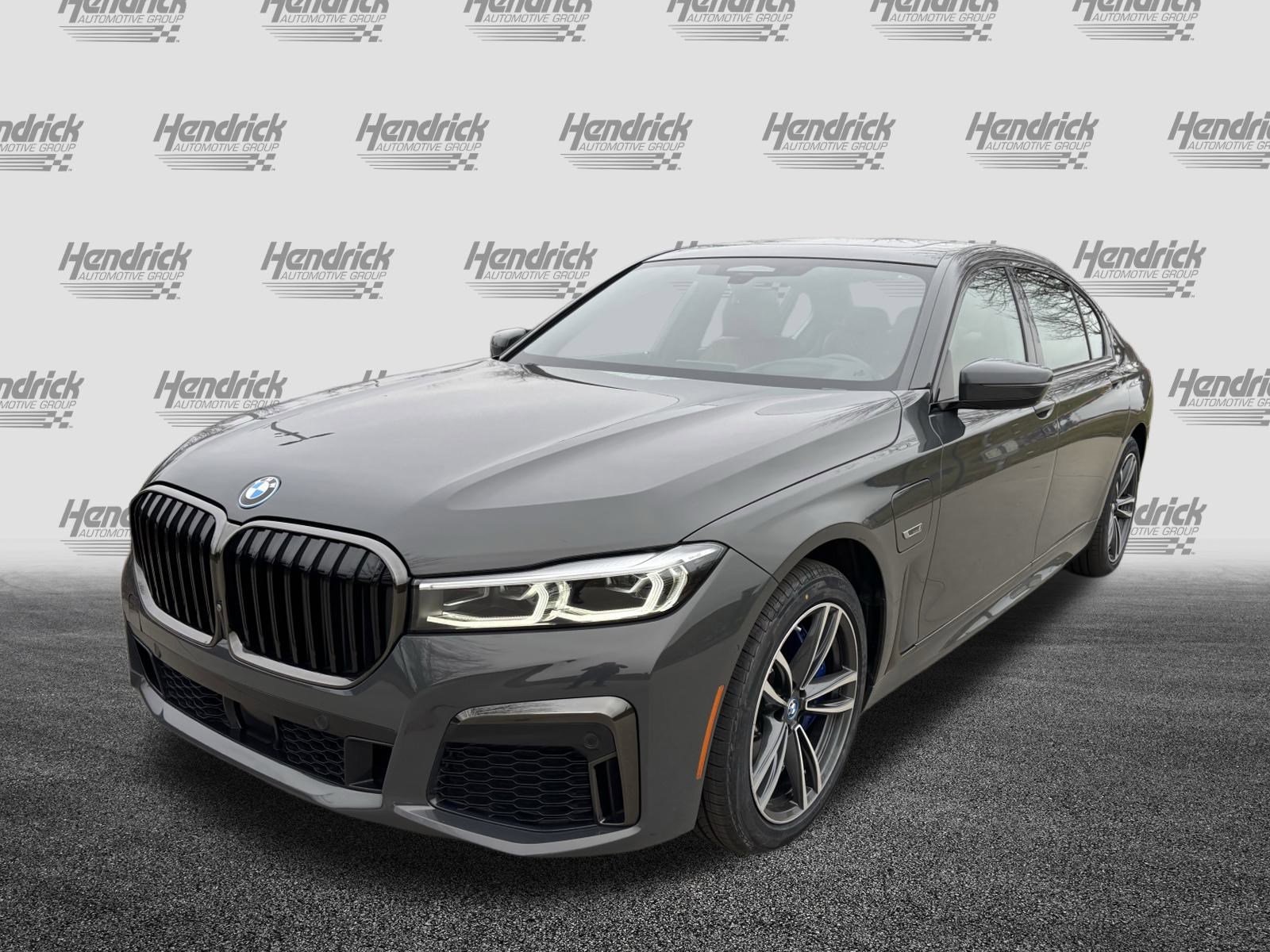 Used 2022 BMW 745e xDrive w/ M Sport Package image 5