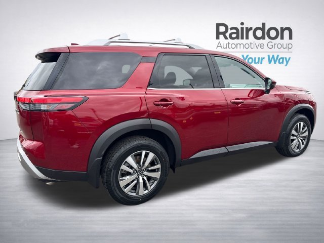 Used 2023 Nissan Pathfinder SL AWD/4WD image 7