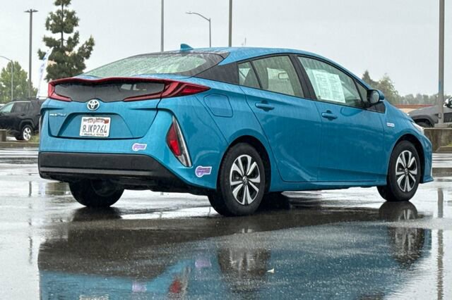 Used 2019 Toyota Prius Prime Plus FWD image 4