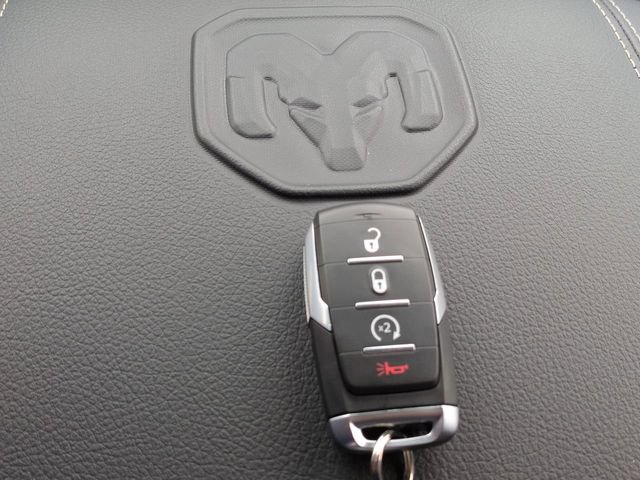 New 2026 RAM 5500 4x4 Crew Cab w/ Laramie Trim Package image 31