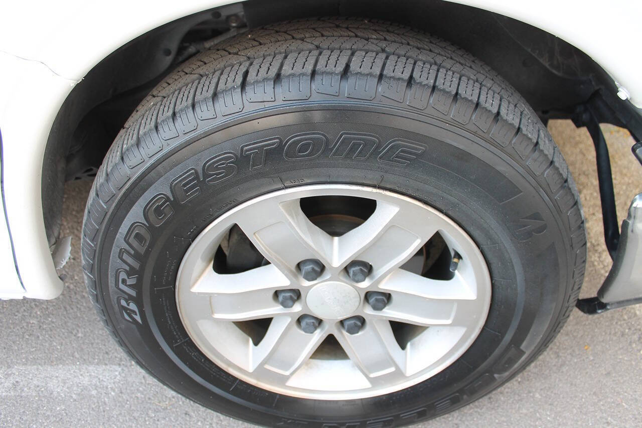 Used 2004 Chevrolet Express 1500 RWD image 39