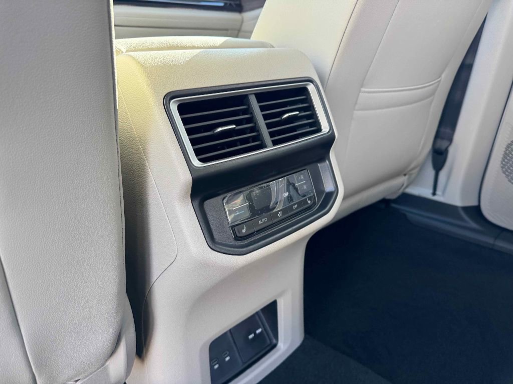New 2026 Volkswagen Atlas SEL Premium R-Line image 24