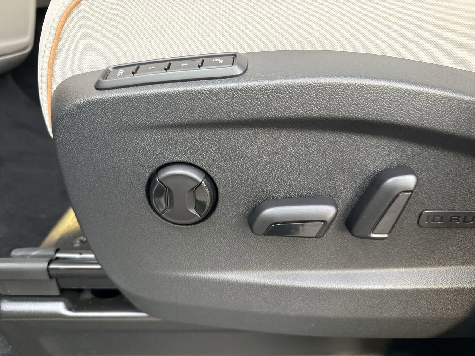 New 2025 Volkswagen ID. Buzz Pro S Plus image 12