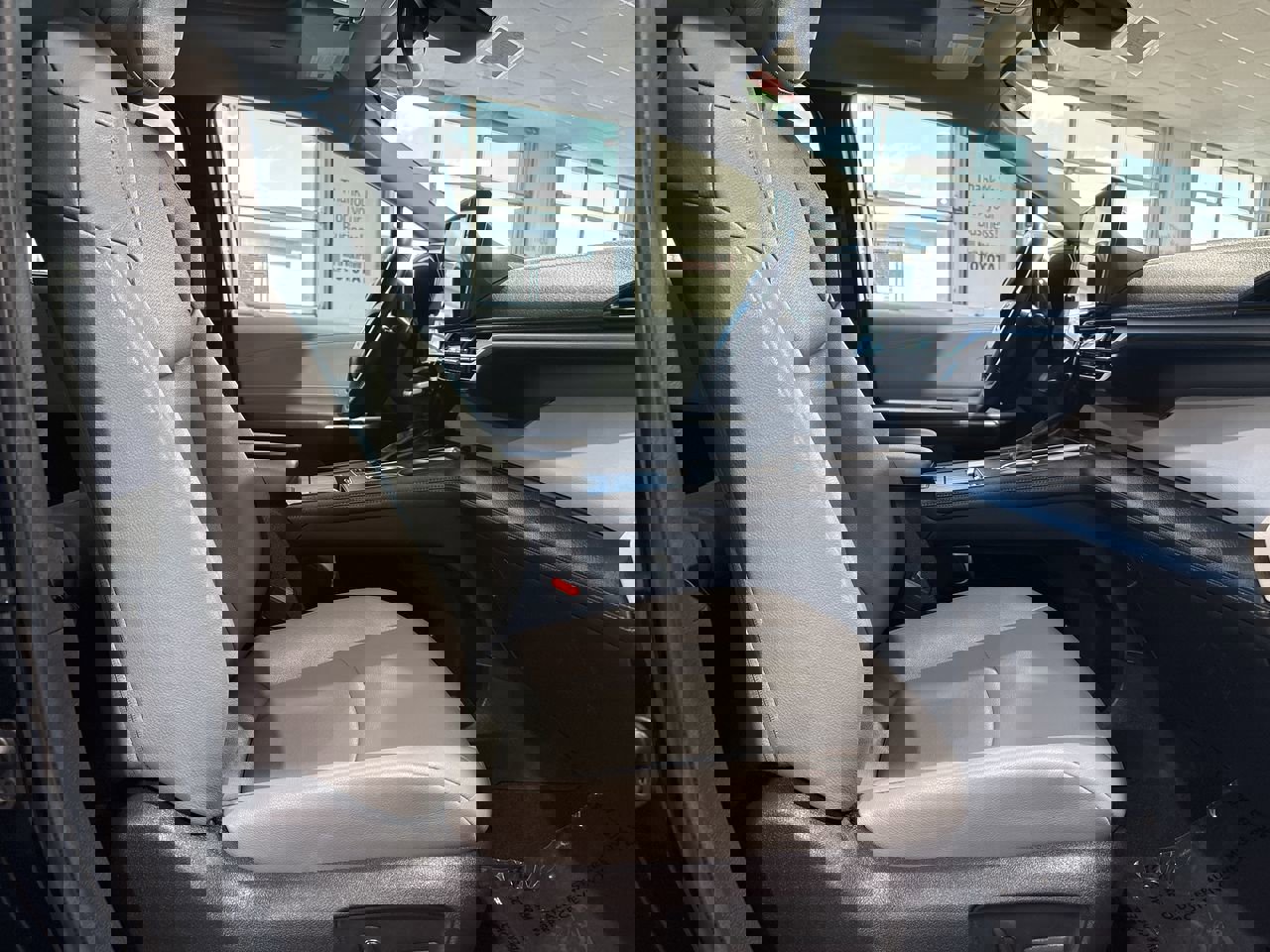 Certified 2025 Toyota Sienna XLE image 27