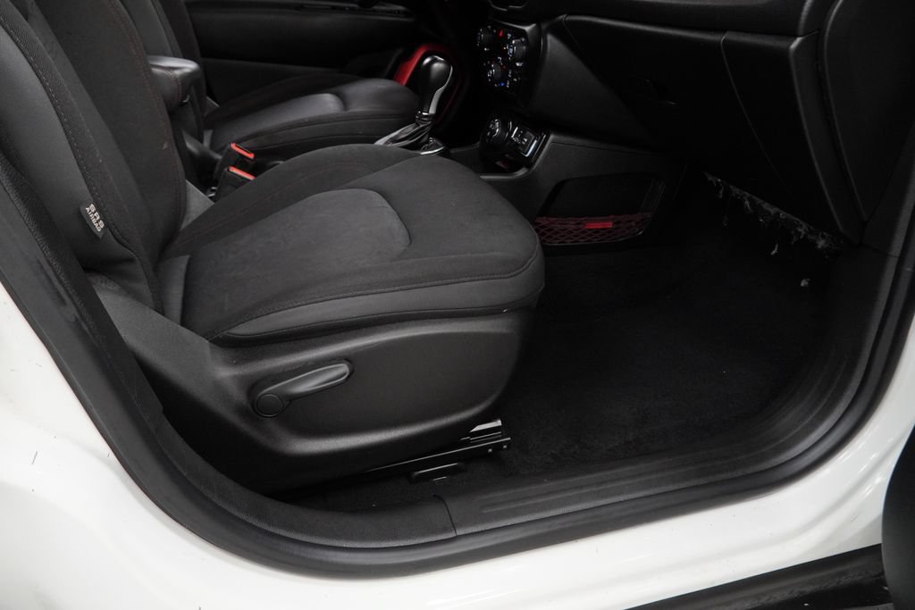 Certified 2023 Jeep Renegade Trailhawk AWD/4WD image 48