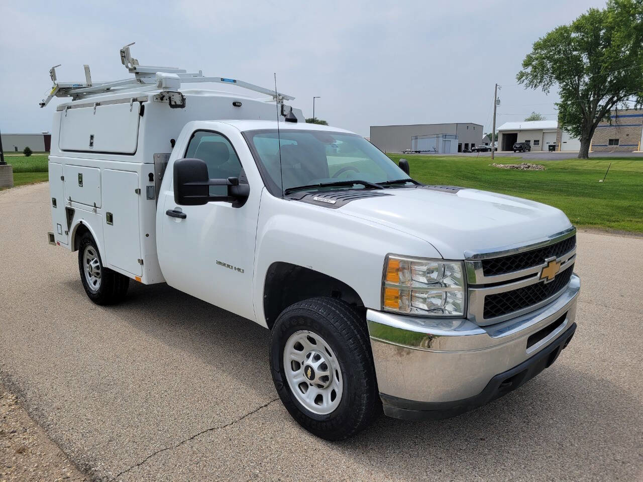 Used 2012 Chevrolet Silverado 3500 W/T image 4
