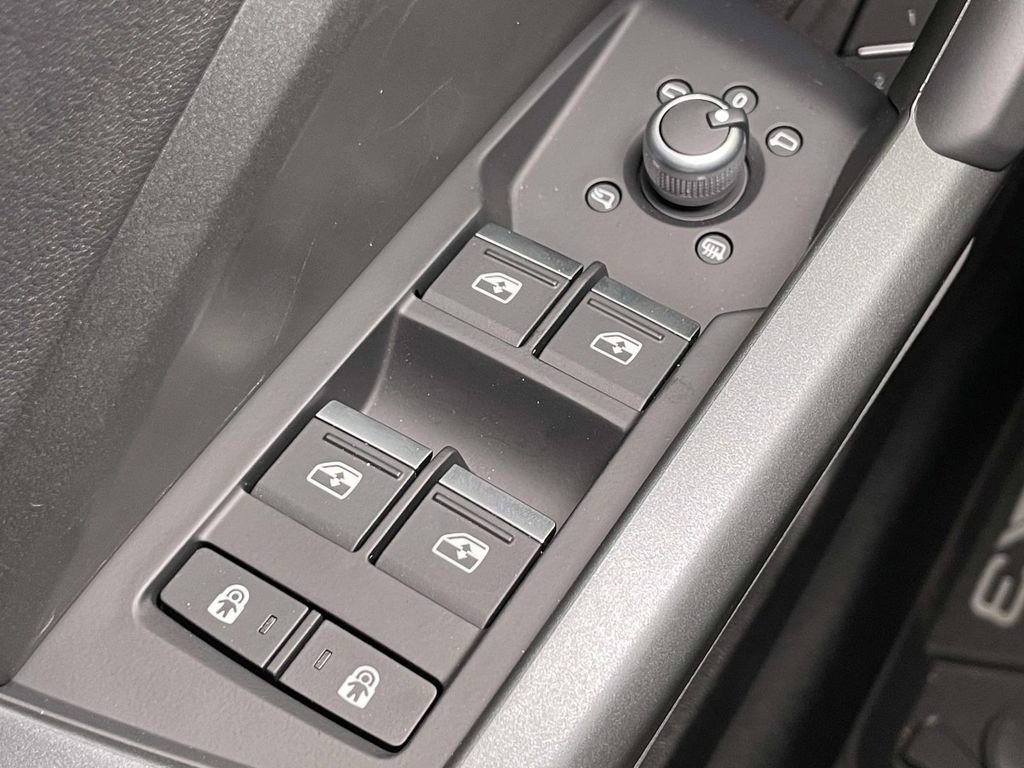 New 2025 Audi Q3 2.0T Premium image 35