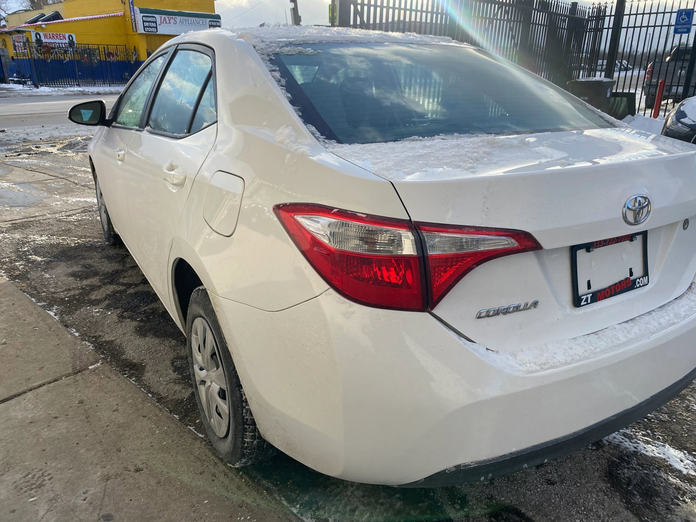 Used 2015 Toyota Corolla L image 2