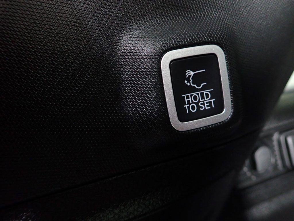 New 2025 Jeep Grand Cherokee Limited w/ Black Appearance Package image 20