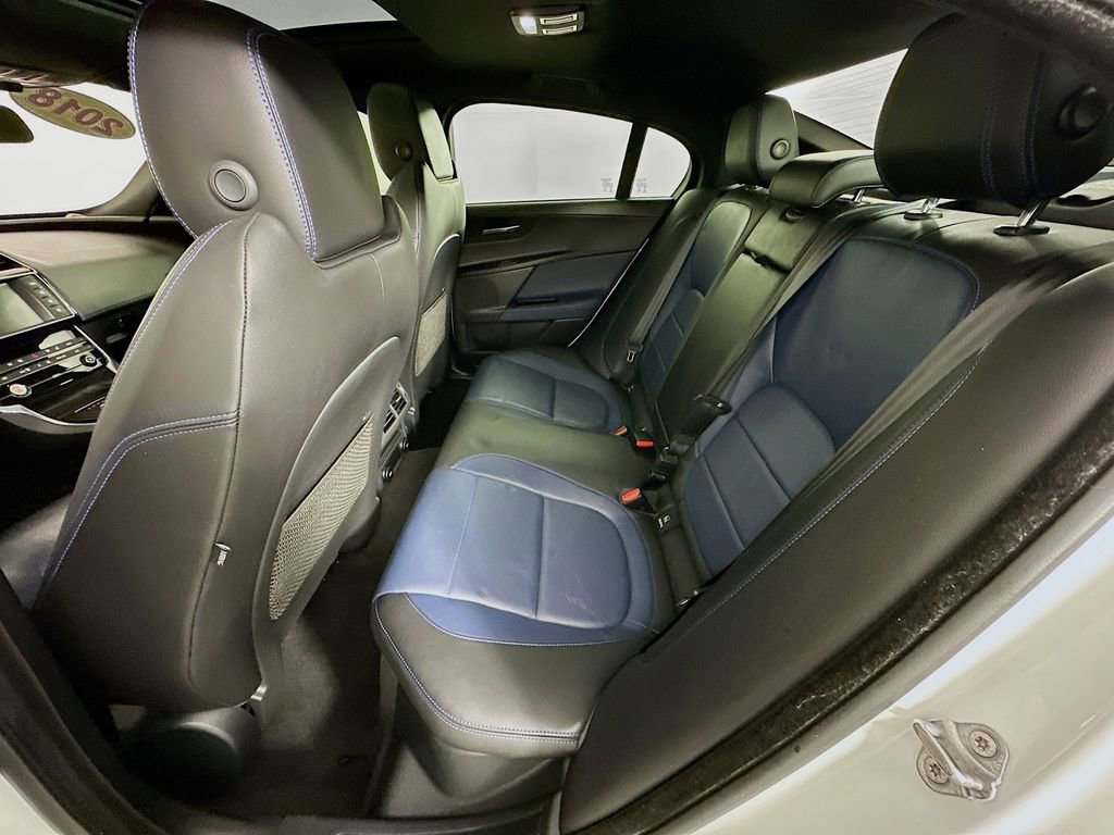 Used 2018 Jaguar XE R-Sport image 32