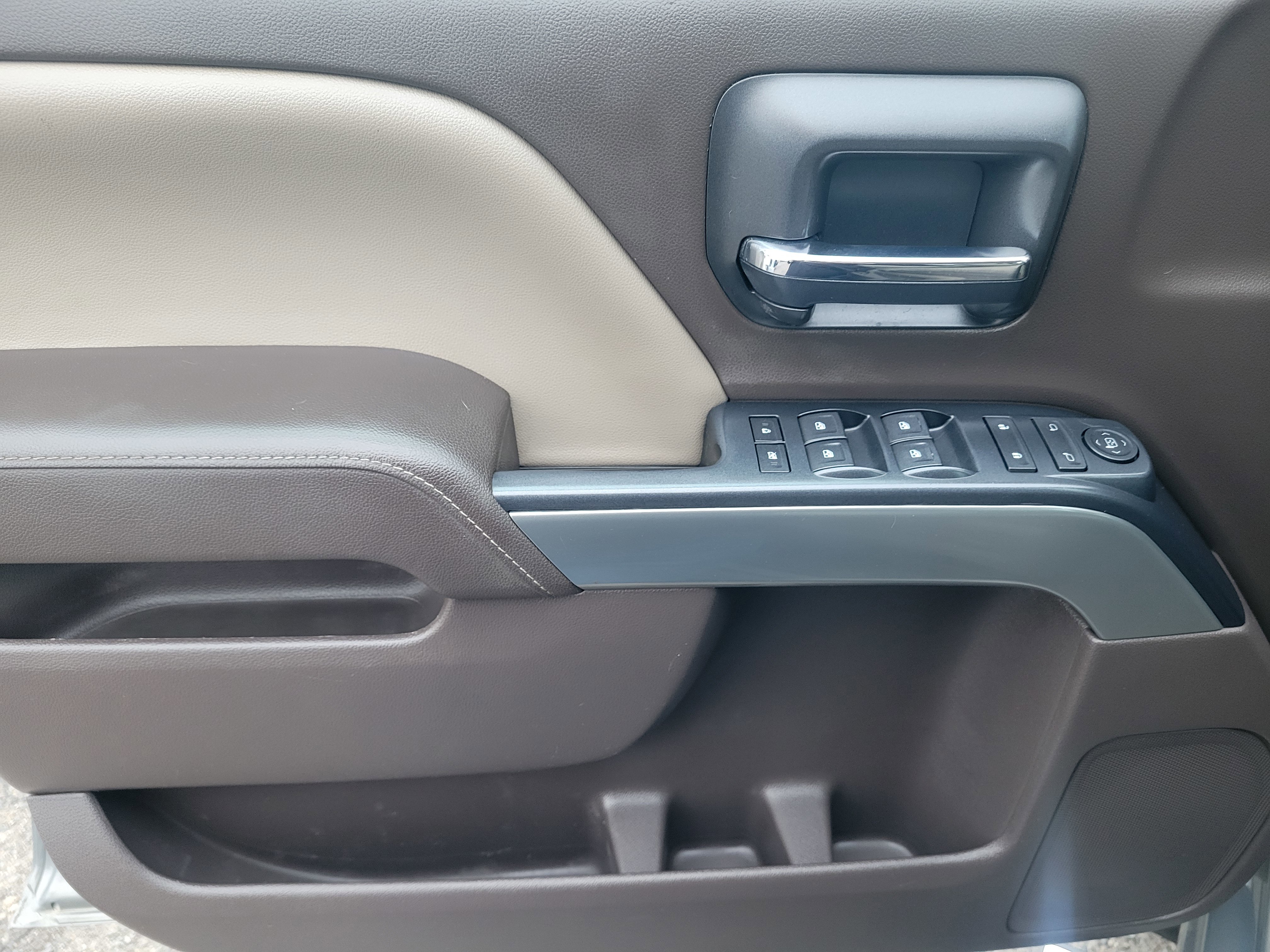 Used 2017 Chevrolet Silverado 1500 LT w/ All Star Edition image 23