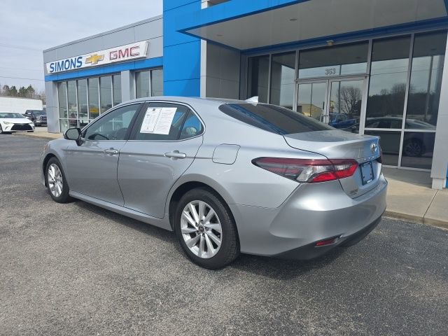 Used 2023 Toyota Camry LE image 3