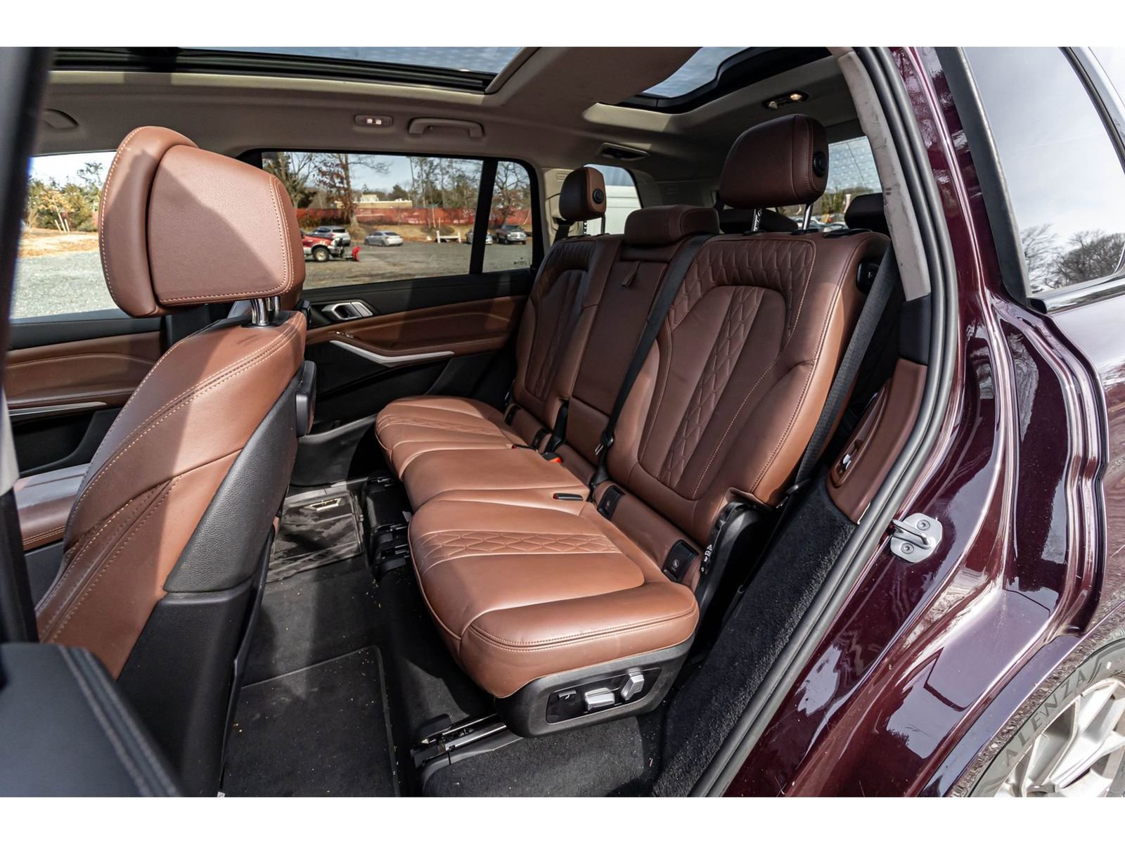 Used 2022 BMW X7 xDrive40i w/ Premium Package image 15