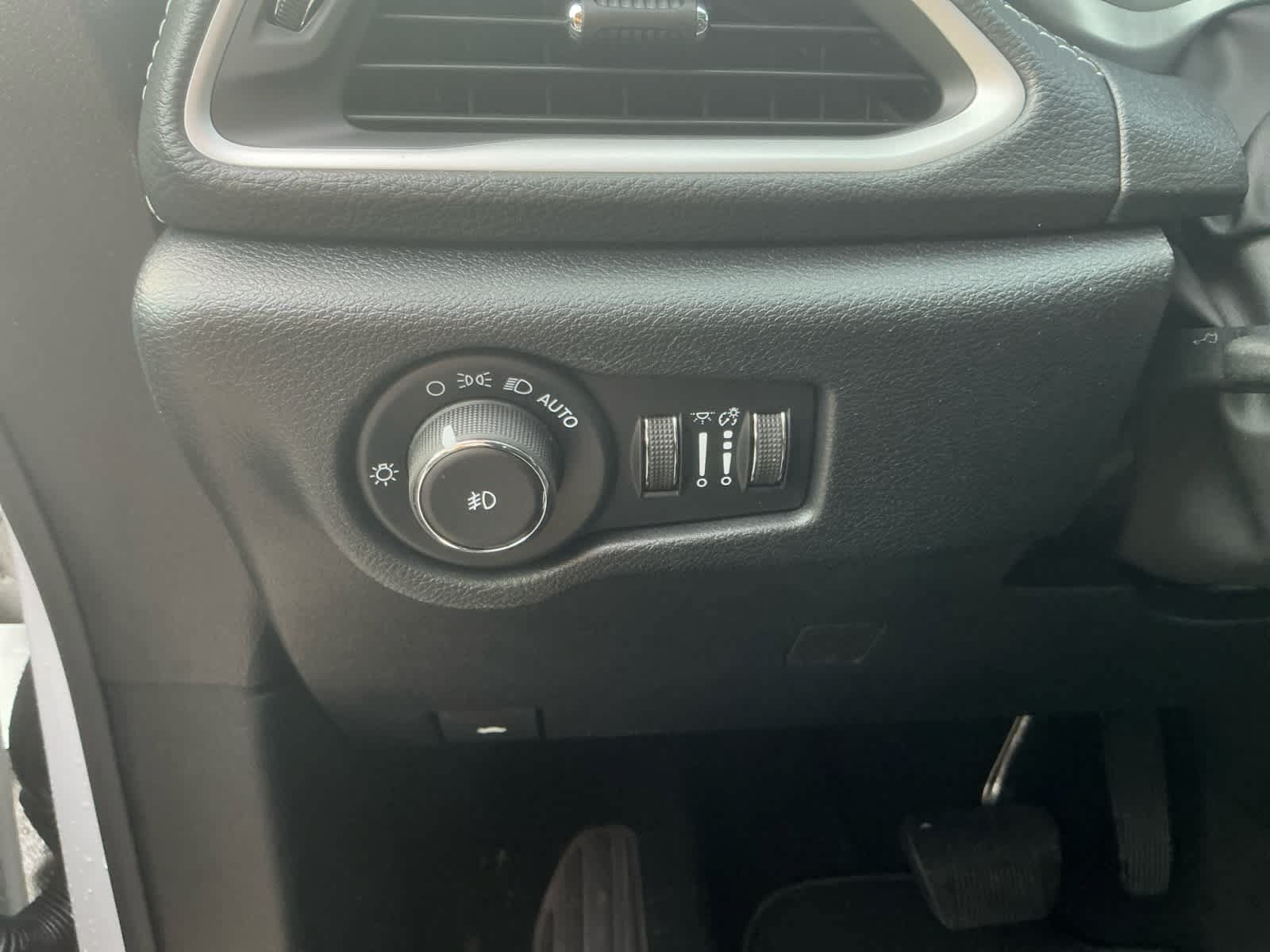 New 2026 Chrysler Pacifica Select FWD image 20