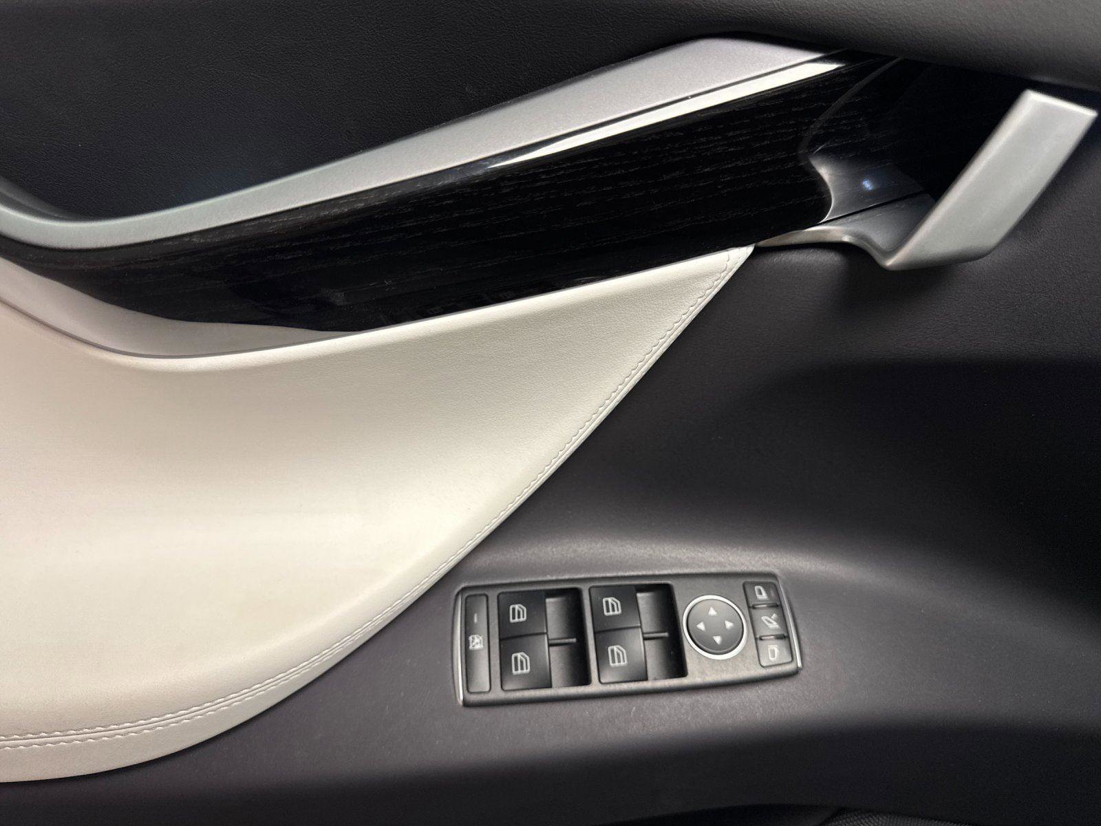 Used 2019 Tesla Model X 75D image 10