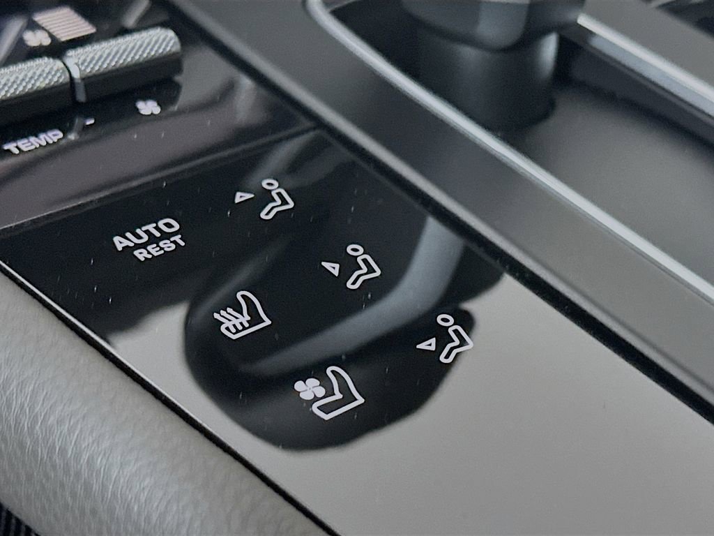 New 2026 Porsche Macan Turbo AWD/4WD image 23