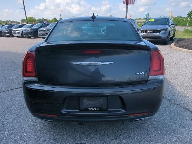 Certified 2018 Chrysler 300 S w/ 300S Premium Group RWD image 15