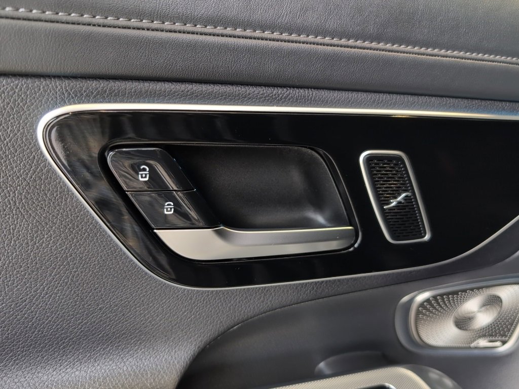 Used 2023 Mercedes-Benz GLC 300 4MATIC image 29