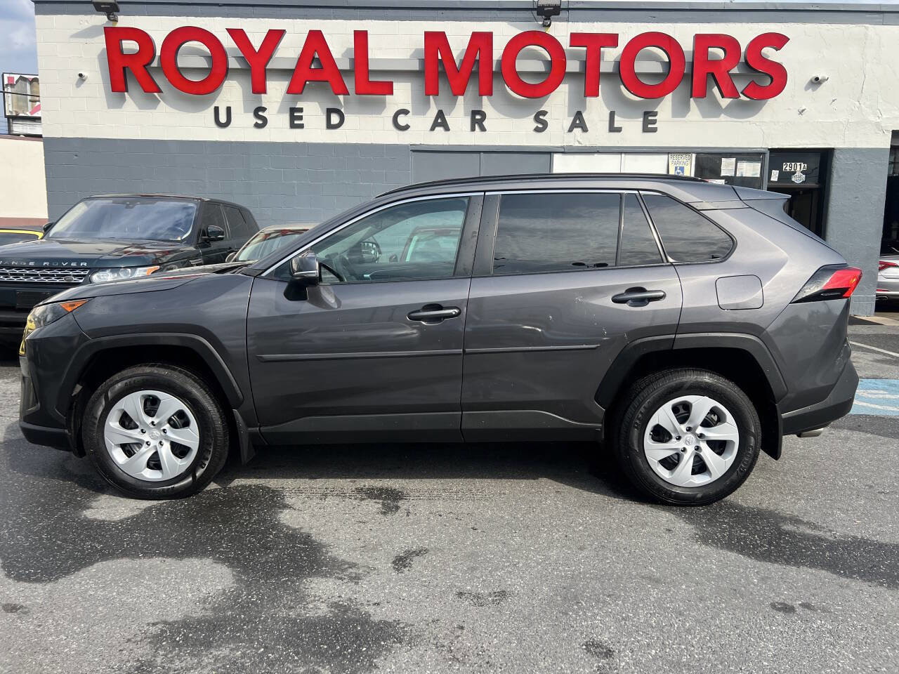 Used 2019 Toyota RAV4 LE w/ All Weather Liner Package AWD/4WD image 16