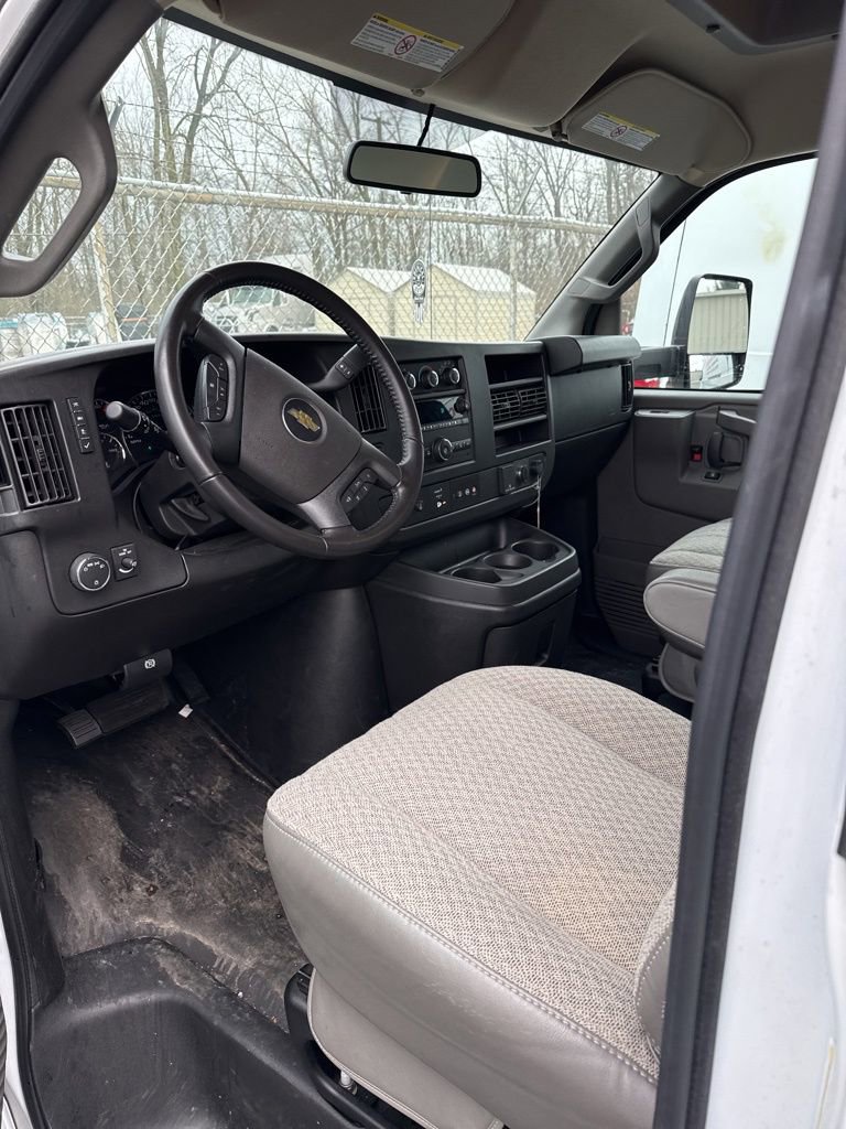 Used 2023 Chevrolet Express 3500 w/ Power Convenience Package image 3