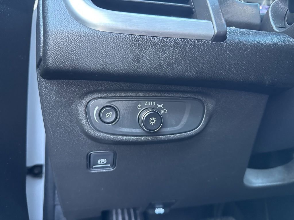 Used 2021 GMC Terrain SLE w/ Driver Convenience Package image 28