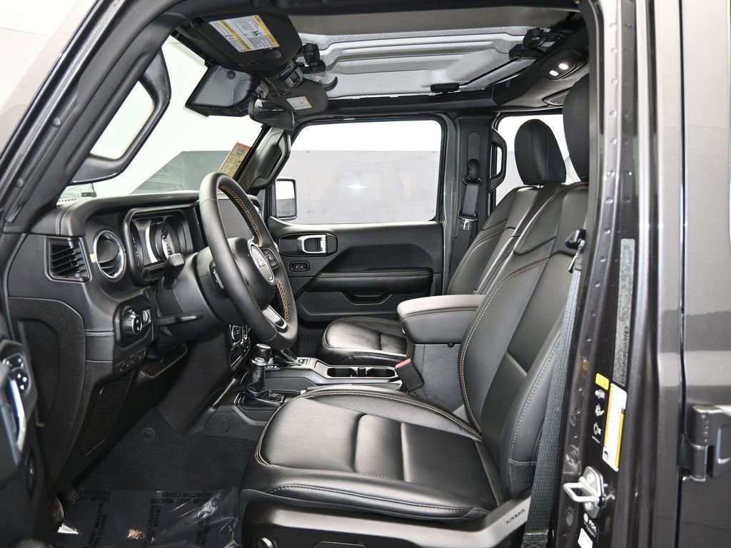 Used 2024 Jeep Gladiator Sport w/ Premium Package image 11