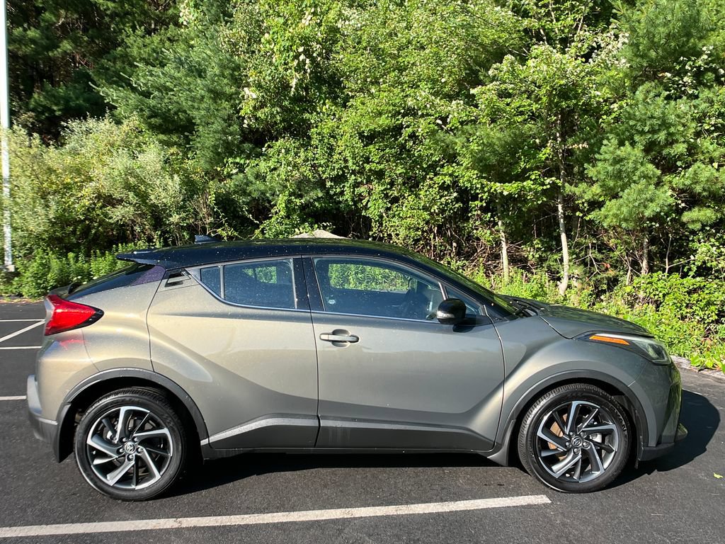 Used 2021 Toyota C-HR Limited FWD image 6