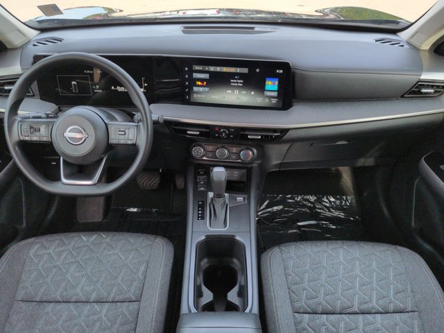 Used 2025 Nissan Kicks SV FWD image 14