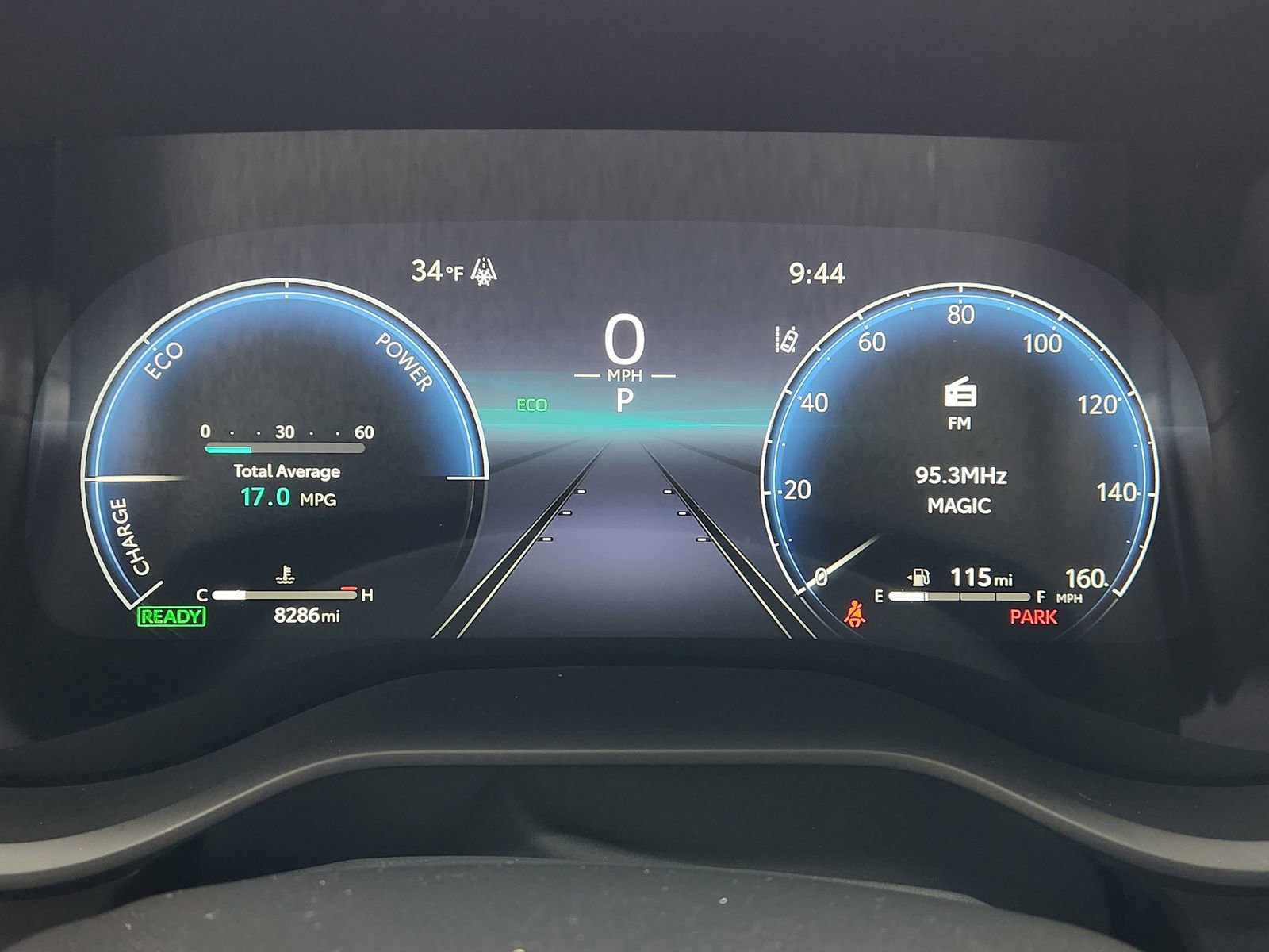 Used 2025 Toyota Sienna XLE Woodland Edition image 19