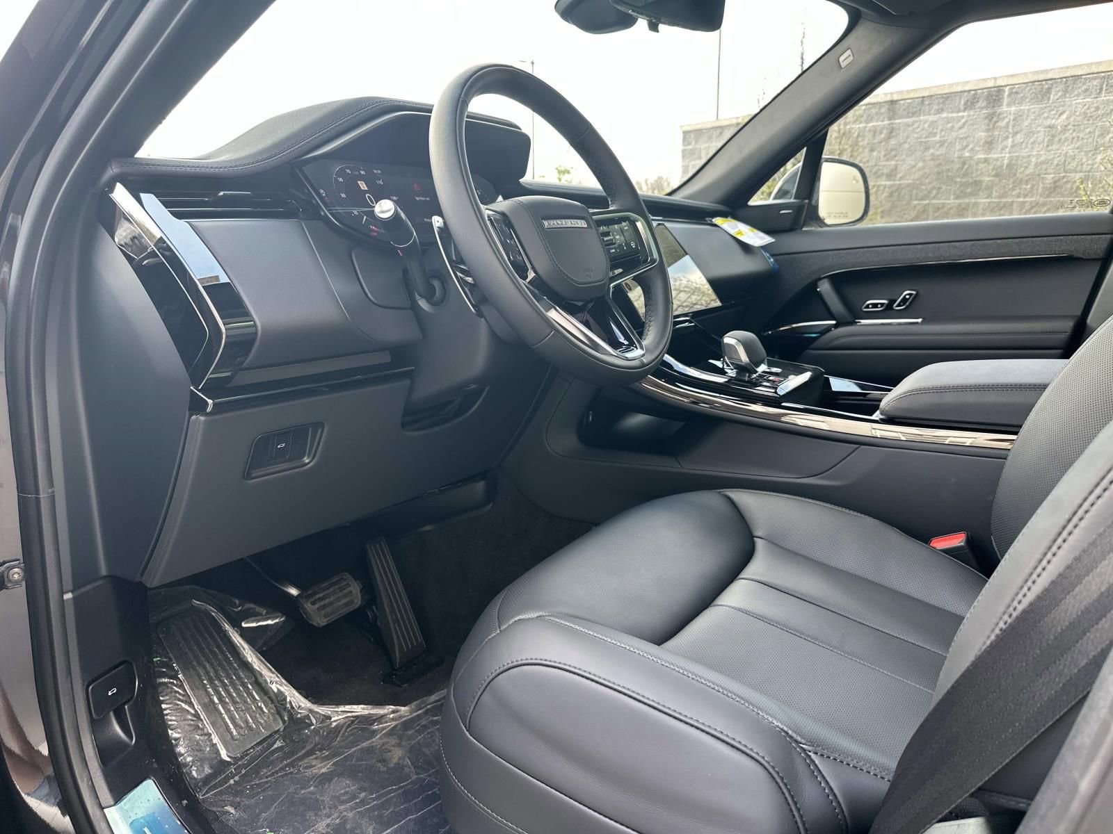 New 2026 Land Rover Range Rover Sport SE AWD/4WD image 11