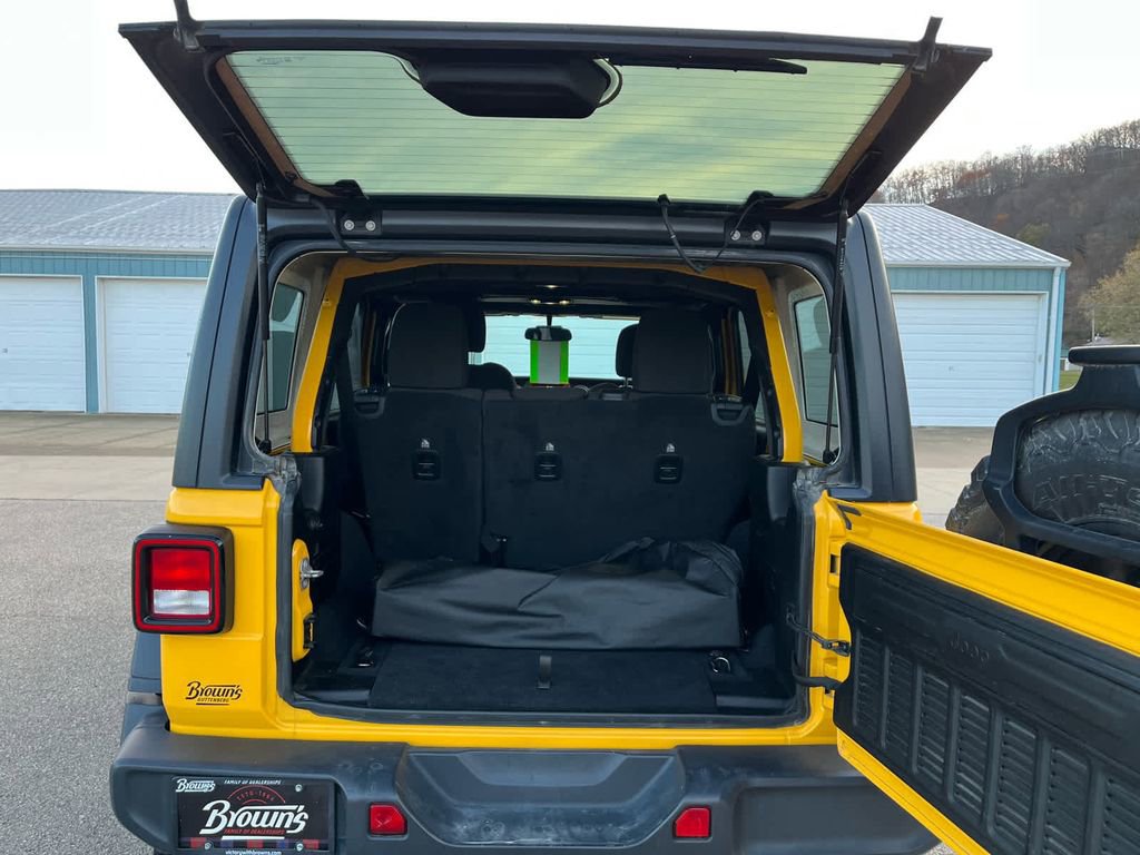 Used 2019 Jeep Wrangler Unlimited Rubicon image 12