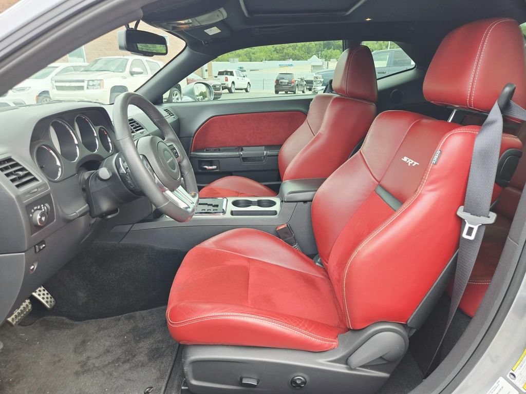Used 2014 Dodge Challenger SRT8 w/ Harman/Kardon Audio Group RWD image 12