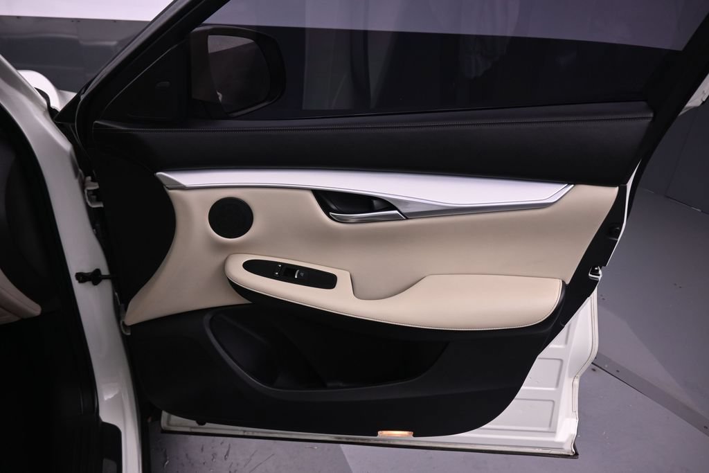 Used 2019 INFINITI QX50 Luxe w/ Navigation Package FWD image 37