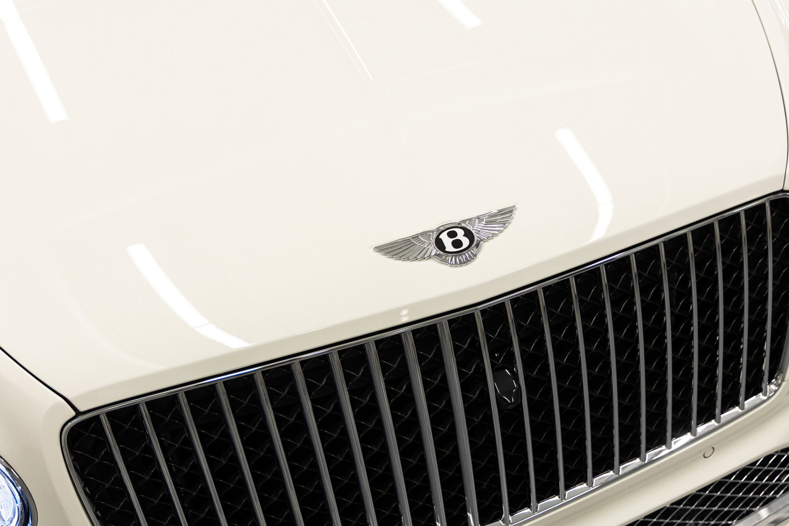 New 2026 Bentley Bentayga AWD/4WD image 10