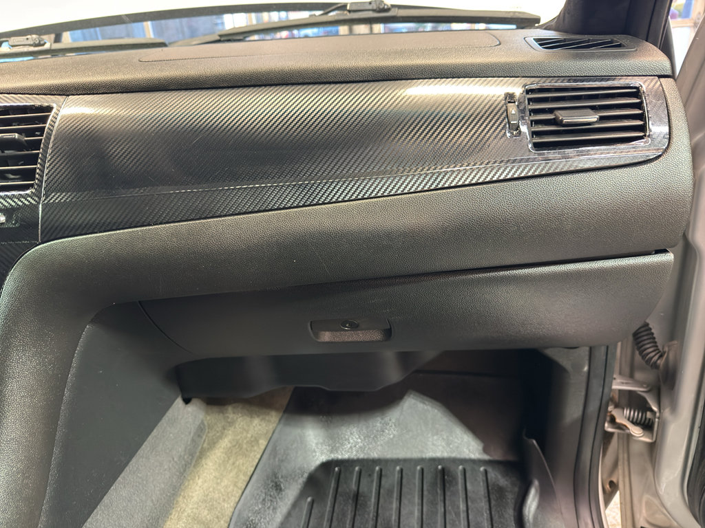 Used 2010 Cadillac Escalade Luxury AWD/4WD image 23