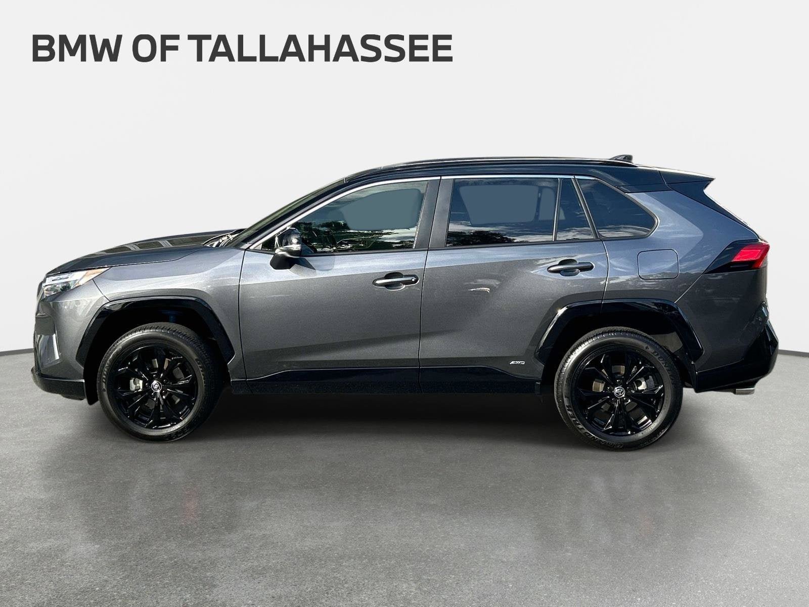 Used 2025 Toyota RAV4 XSE AWD/4WD image 9