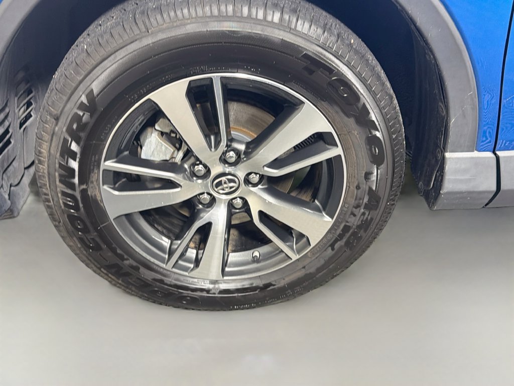 Used 2017 Toyota RAV4 XLE FWD image 11