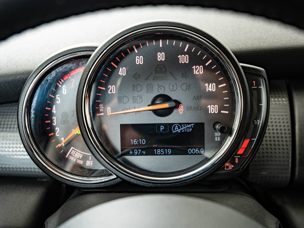 Used 2018 MINI Cooper 2-Door Hardtop FWD image 28