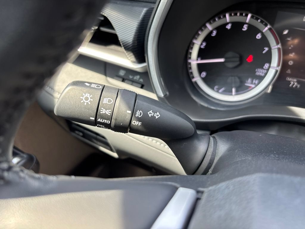 Used 2024 Toyota Highlander XSE AWD/4WD image 30