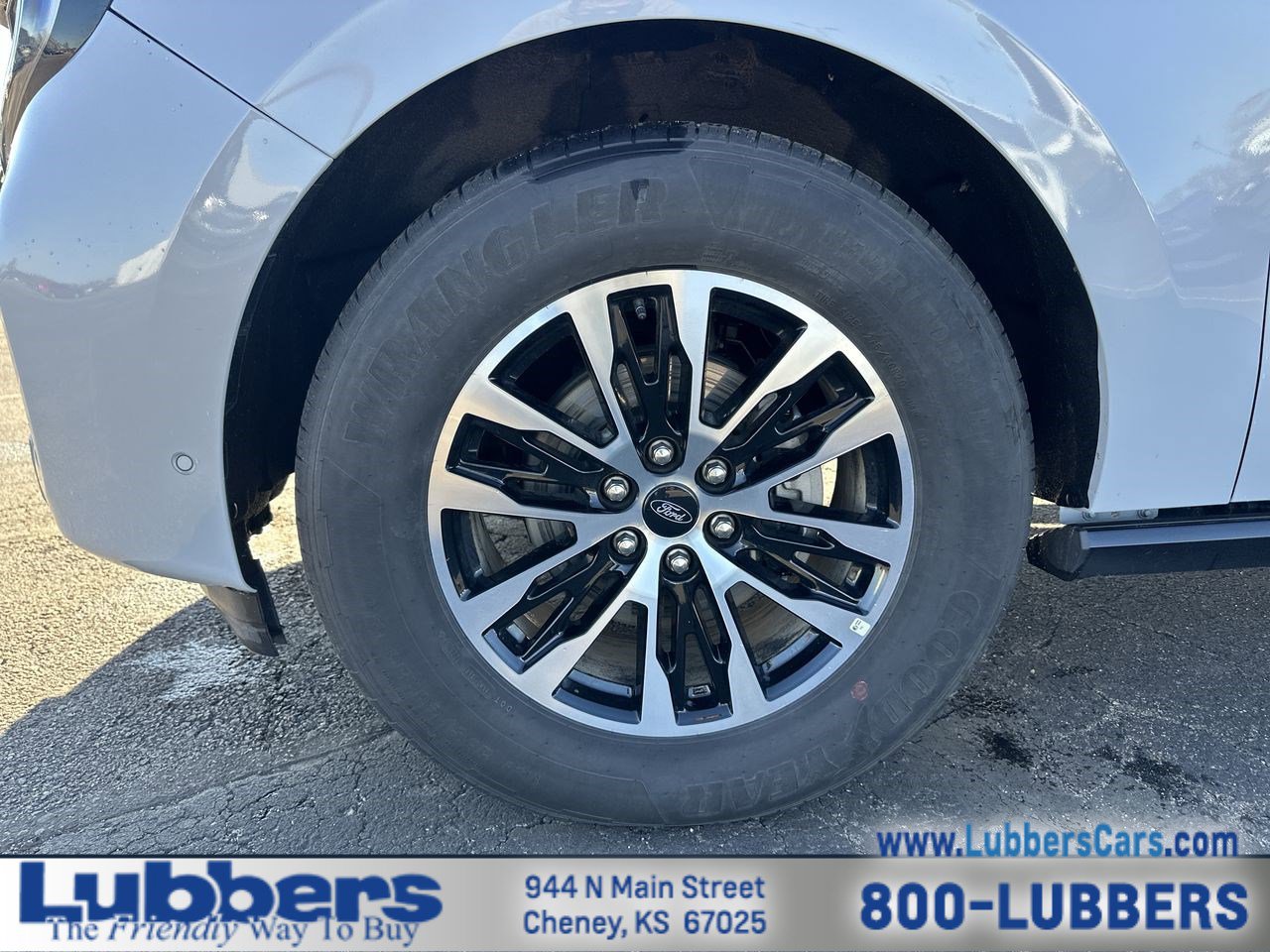 Used 2025 Ford Expedition Platinum image 10