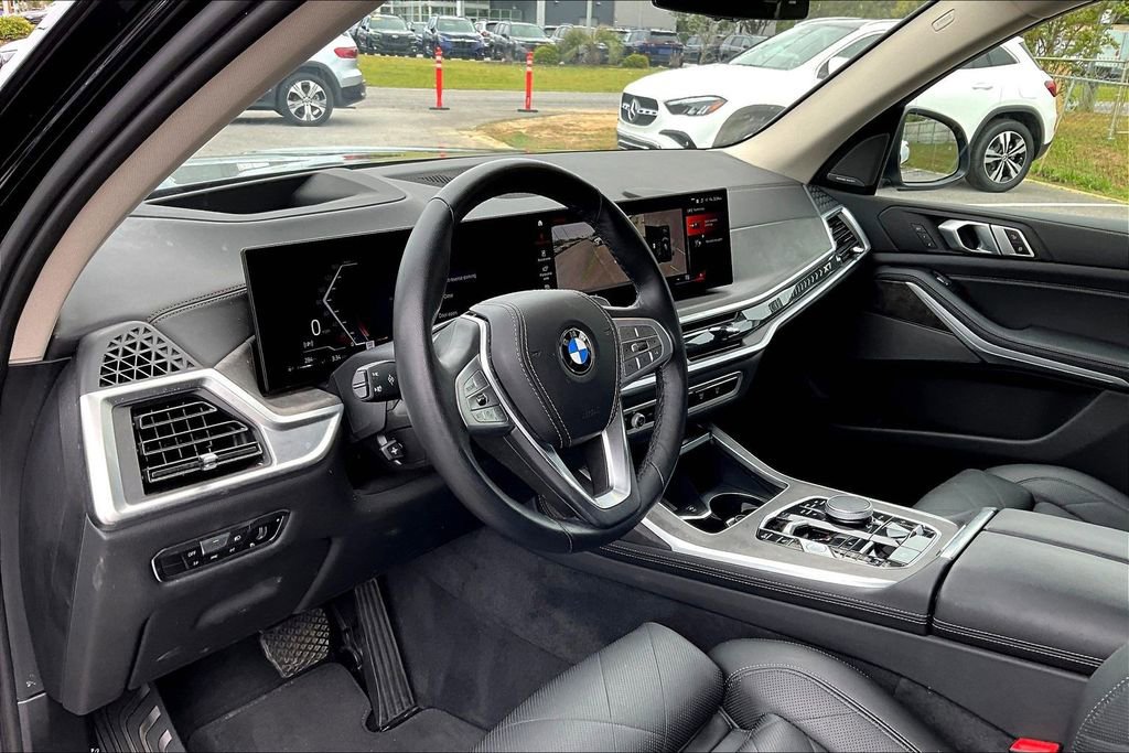 Used 2023 BMW X7 xDrive40i w/ Premium Package image 14