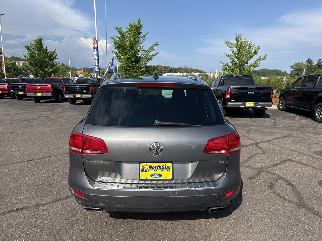 Used 2014 Volkswagen Touareg Sport AWD/4WD image 7