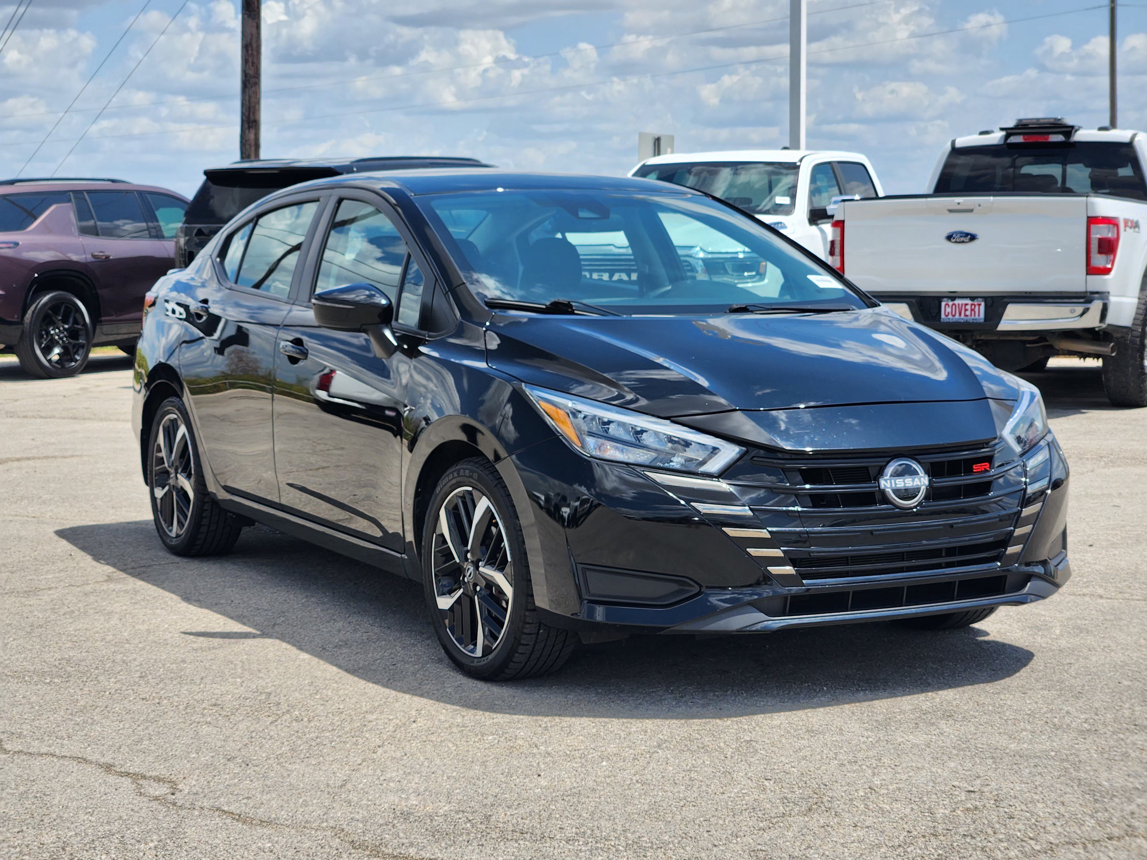 Used 2025 Nissan Versa SR w/ Trunk Package FWD image 3