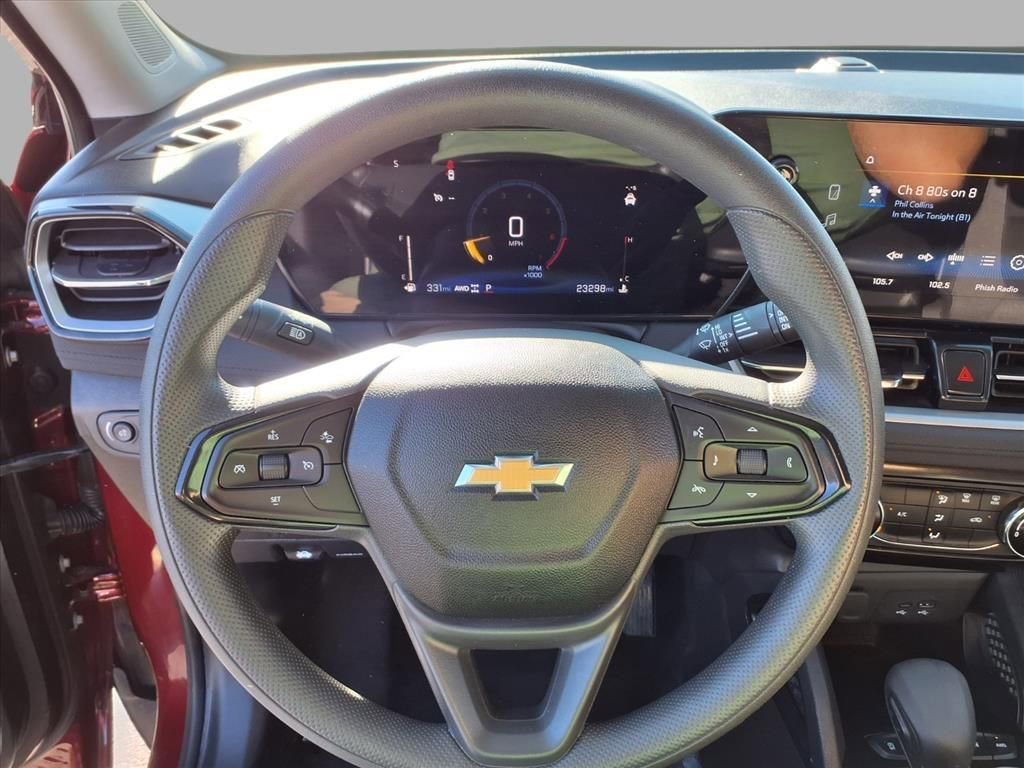 Used 2025 Chevrolet TrailBlazer LT w/ Driver Confidence Package image 12