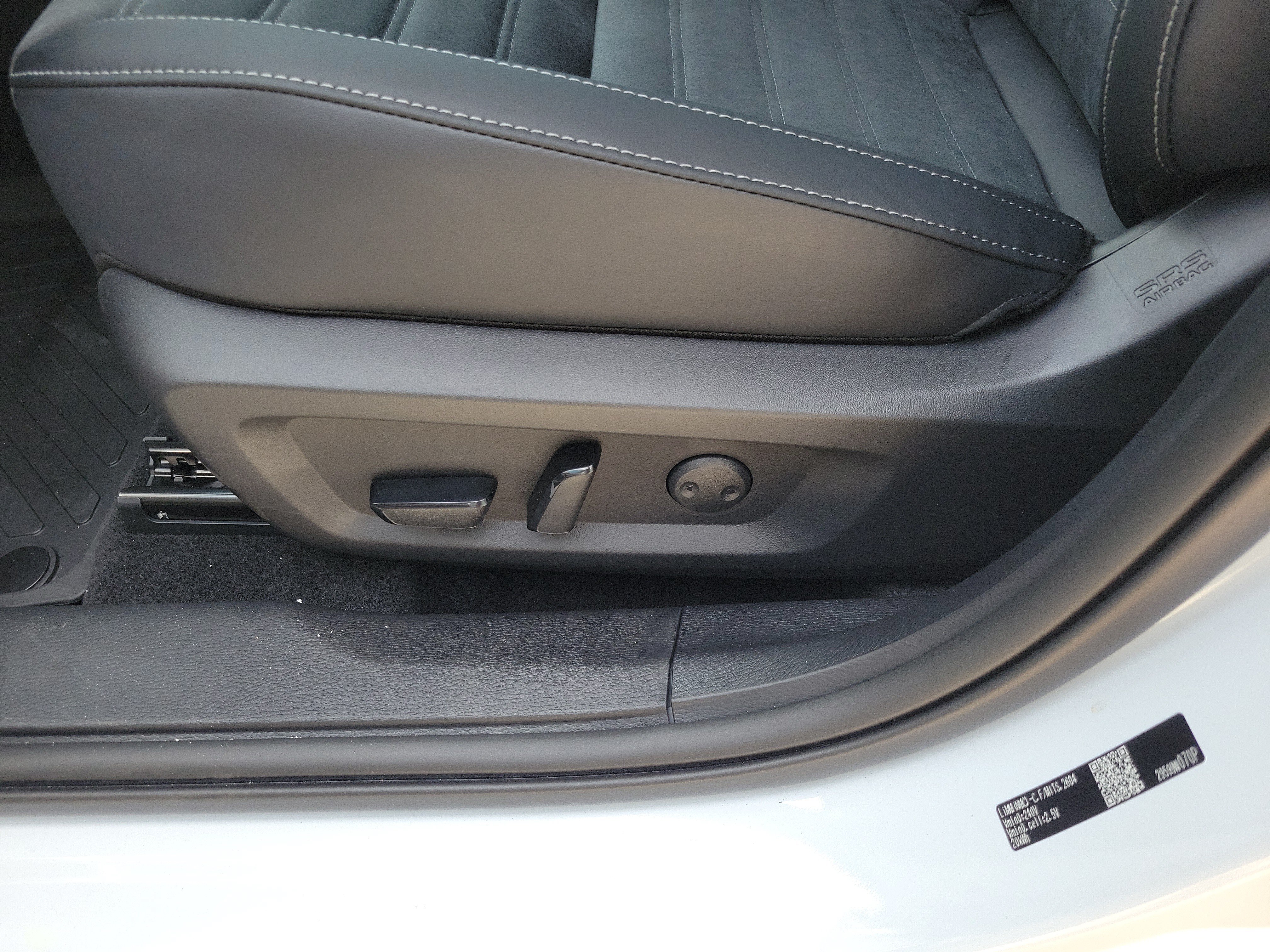 New 2026 Nissan Rogue SL AWD/4WD image 19