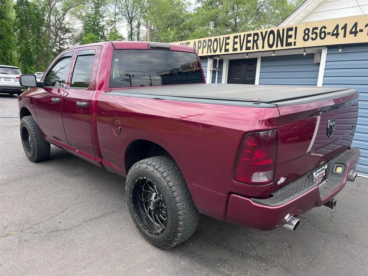 Used 2017 RAM 1500 Express w/ Express Value Package AWD/4WD image 4
