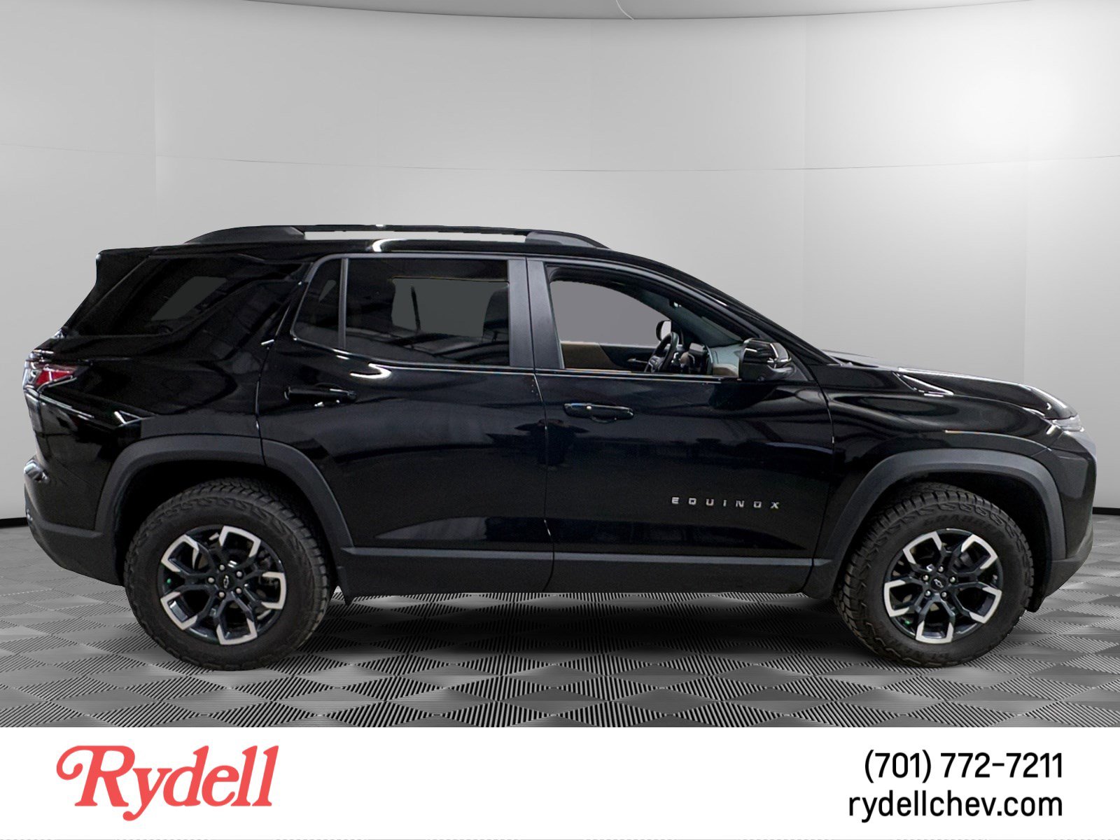 Used 2025 Chevrolet Equinox ACTIV w/ Safety and Technology Package AWD/4WD image 6