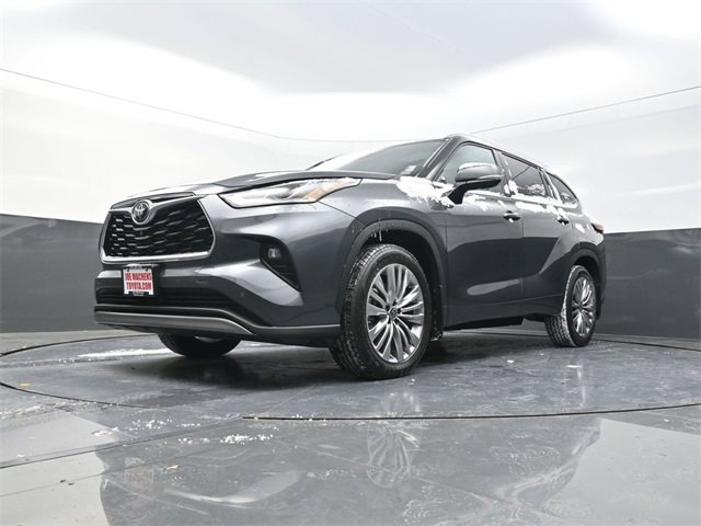 Used 2024 Toyota Highlander Platinum image 29